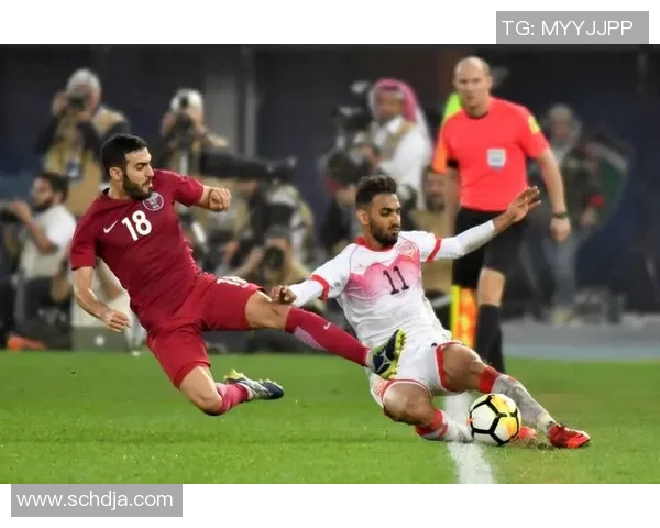 越南男足迎战巴林男足力争在友谊赛中展现实力与风采 越南男足迎战巴林男足力争在友谊赛中展现实力与风采