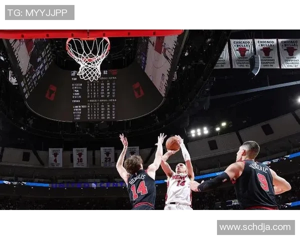 NBA热火与公牛精彩对决录像回放全程分析与精彩瞬间回顾 NBA热火与公牛精彩对决录像回放全程分析与精彩瞬间回顾