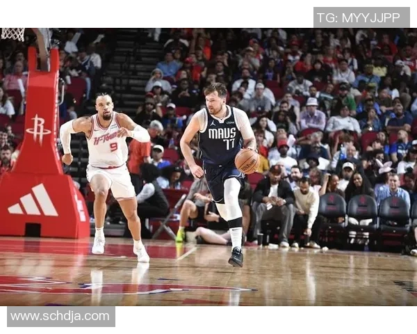 东契奇狂砍73分刷新现役最高分纪录独行侠力克太阳结束其11连胜势头 东契奇狂砍73分刷新现役最高分纪录独行侠力克太阳结束其11连胜势头