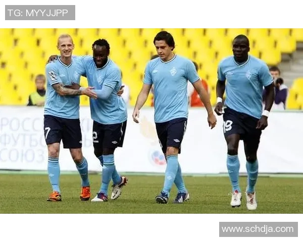 乌法与苏维埃翼的激烈对决揭示足球战术与团队协作的深刻内涵 乌法与苏维埃翼的激烈对决揭示足球战术与团队协作的深刻内涵