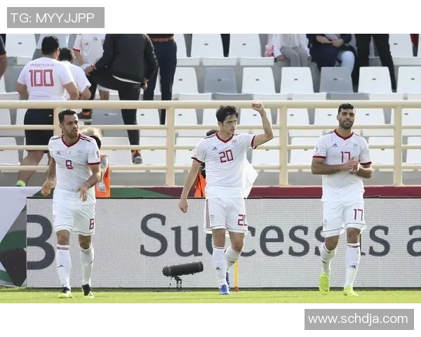 韩国与伊朗足球队激战正酣谁能在亚洲赛场上笑到最后